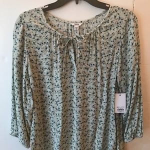 Women’s blouse